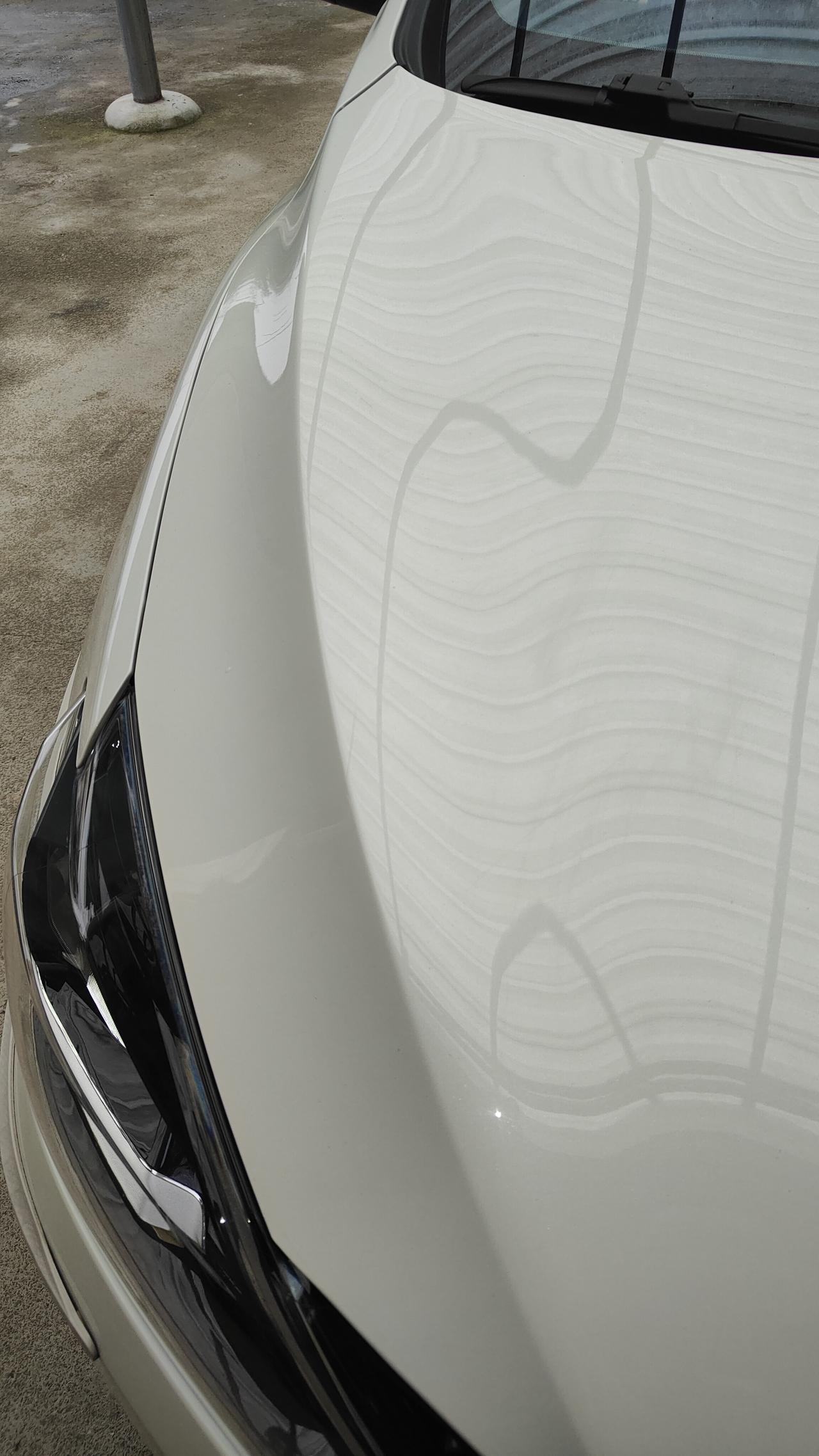 看来制造前机盖也不简单啊
光是这四条线就难倒大部分车企