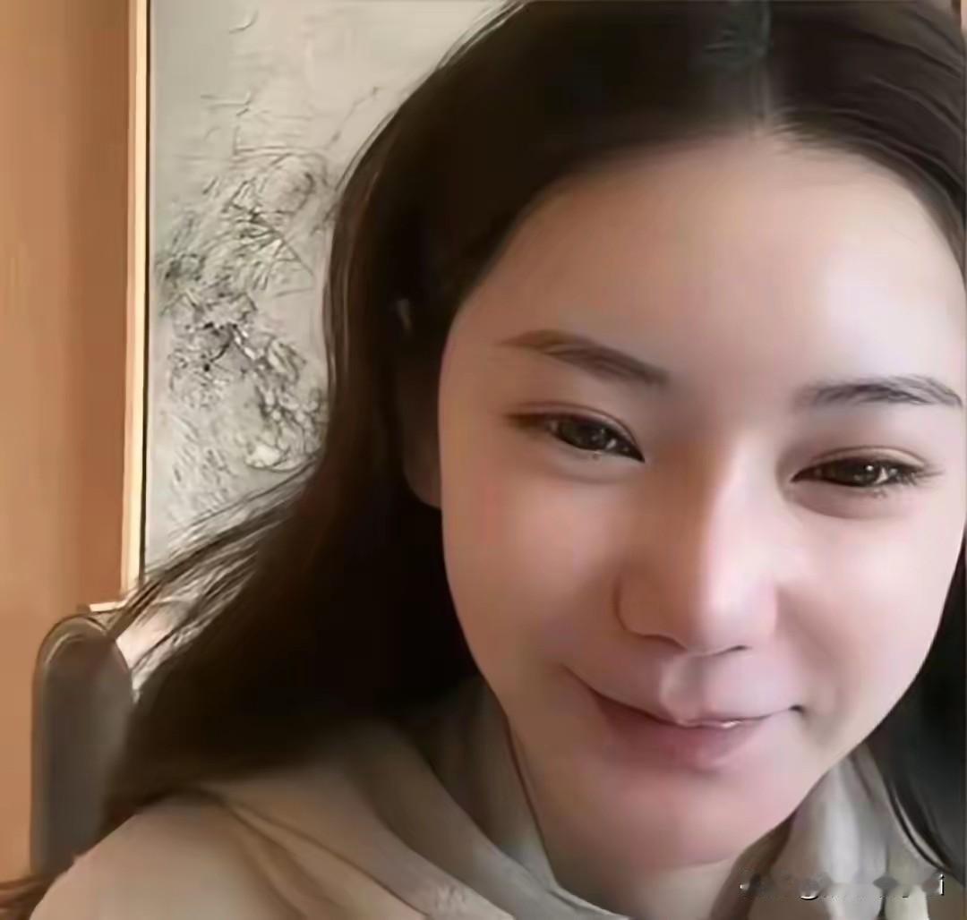 筱梅在直播中说，我的小孩的话，以后会是我自己跟我的母亲，还有我找的一个阿姨一起带