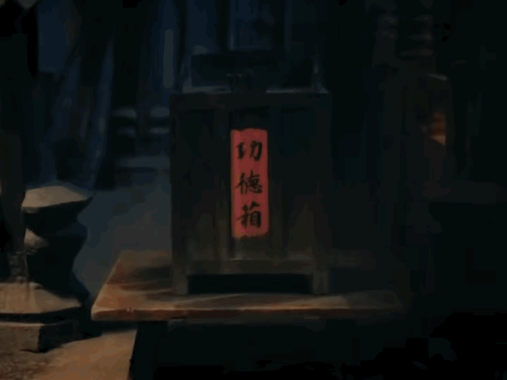 《孤舟》叛徒8号细胞再次行动虽未露面但露出了一双手从这双手来看应该是个男人那就只