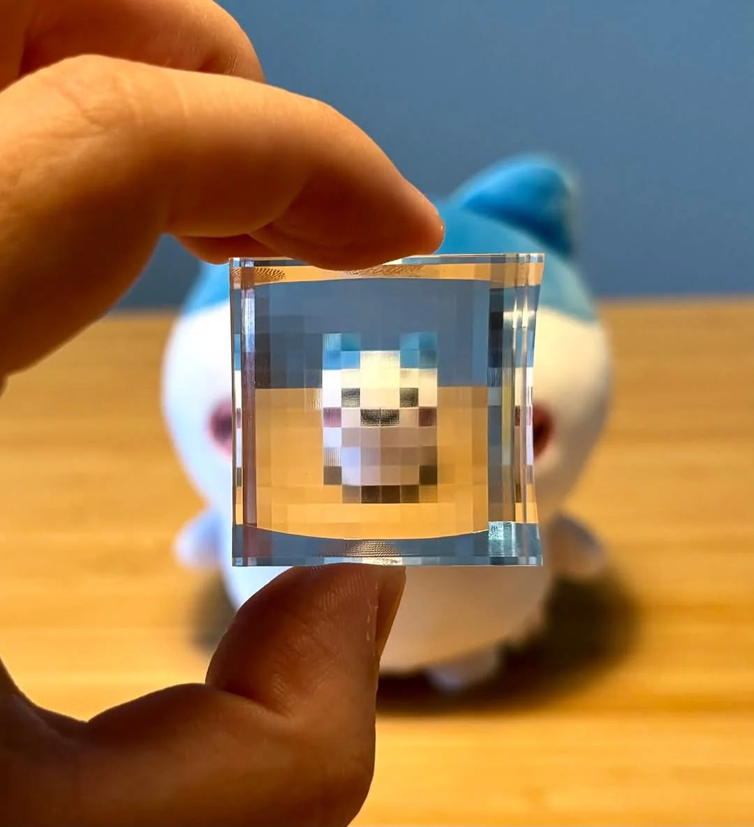 这个水晶方块可以将你看到的一切像素化！PixLenstwi：ものり/monoli