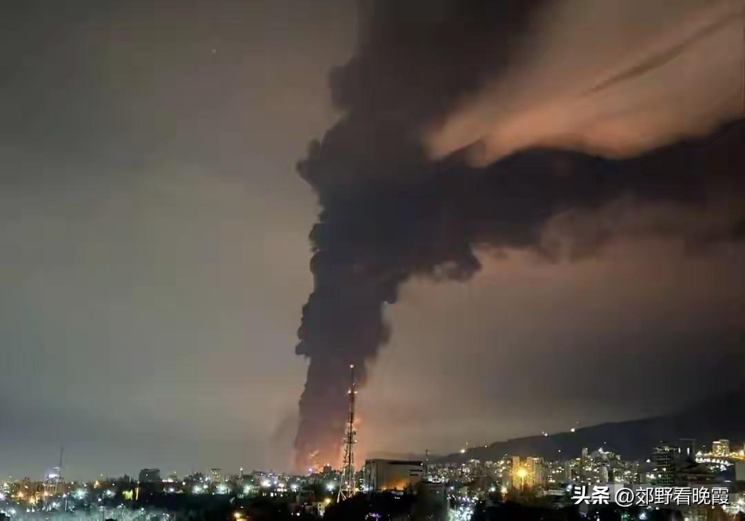 突发！伊朗说到做到，直接把以色列的“油罐子”给炸了！
