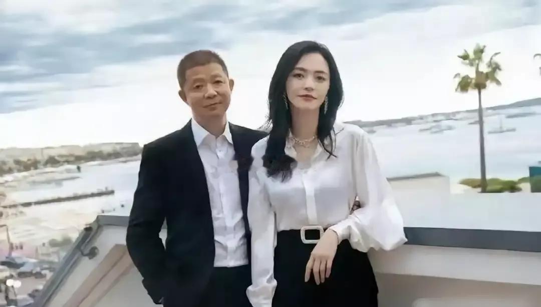 姚晨
曹郁
夫妻照