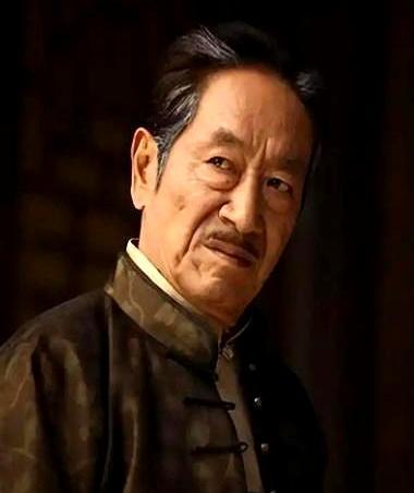 王奎荣的可怜相！一个白发苍苍的80岁老人与年龄相差38岁的妻子在一起12年，这本