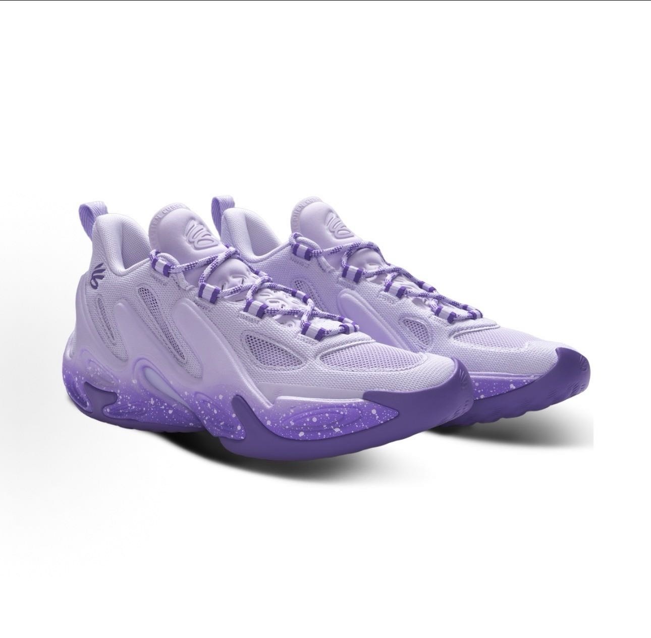 两双GOAT电影联名配色的Curry 13也将于明日（1.15）在某物平台率先发