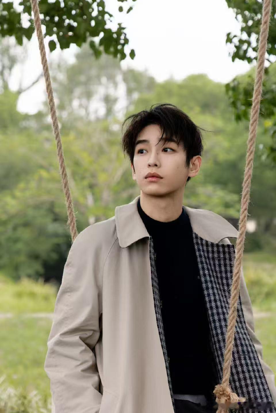 年度最强跨年排面非彭昱畅莫属！12月31日《匿杀》高能上线，他化身中年失意却坚守