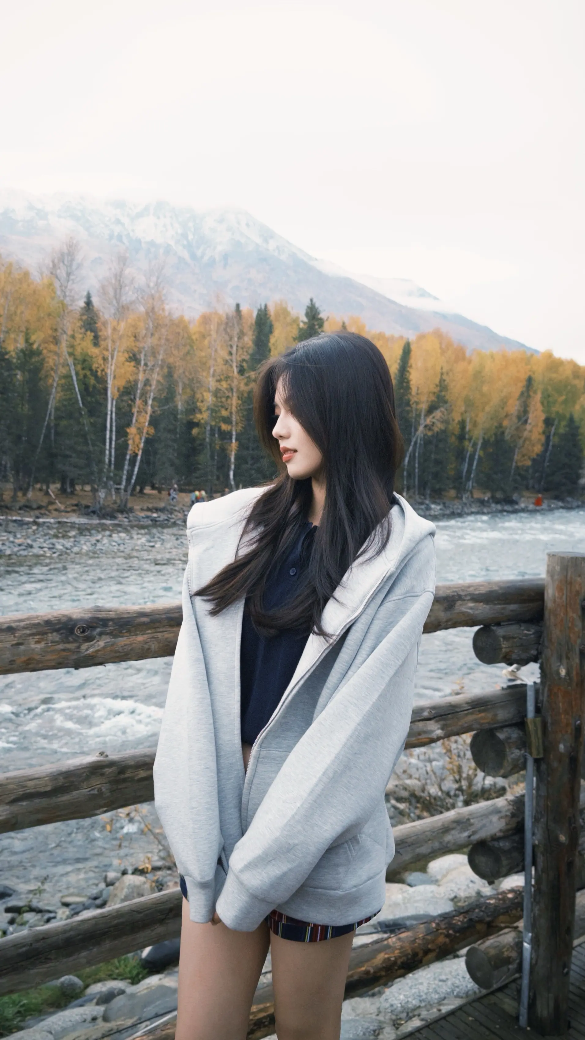 越是人声鼎沸越觉得你应该在我身边