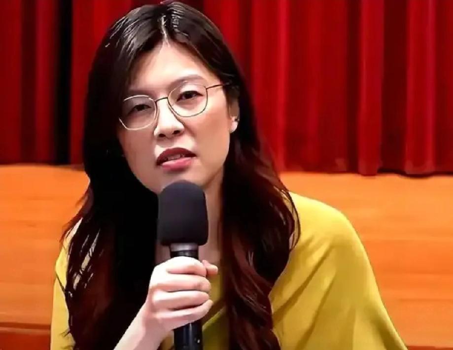就在刚刚，
国民党主席郑丽文发表声明，

5月6日，国民党针对“防务特别条例”究
