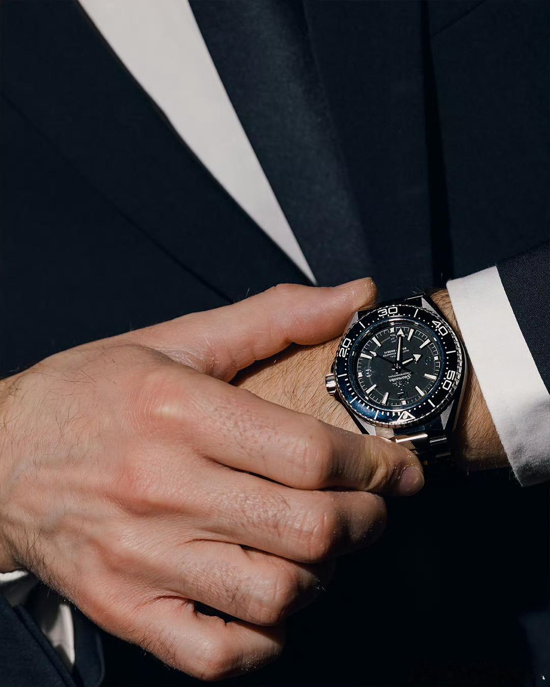 午后时分，与欧米茄OMEGA一同开启米兰冬奥的星光时刻。在米兰埃马努埃莱二世长廊