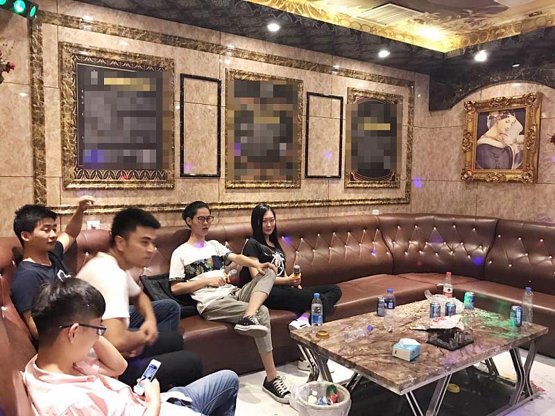 浙江大批高端商K突然关停！并非一刀切，背后灰色产业链彻底被端
近期浙江杭州多家动