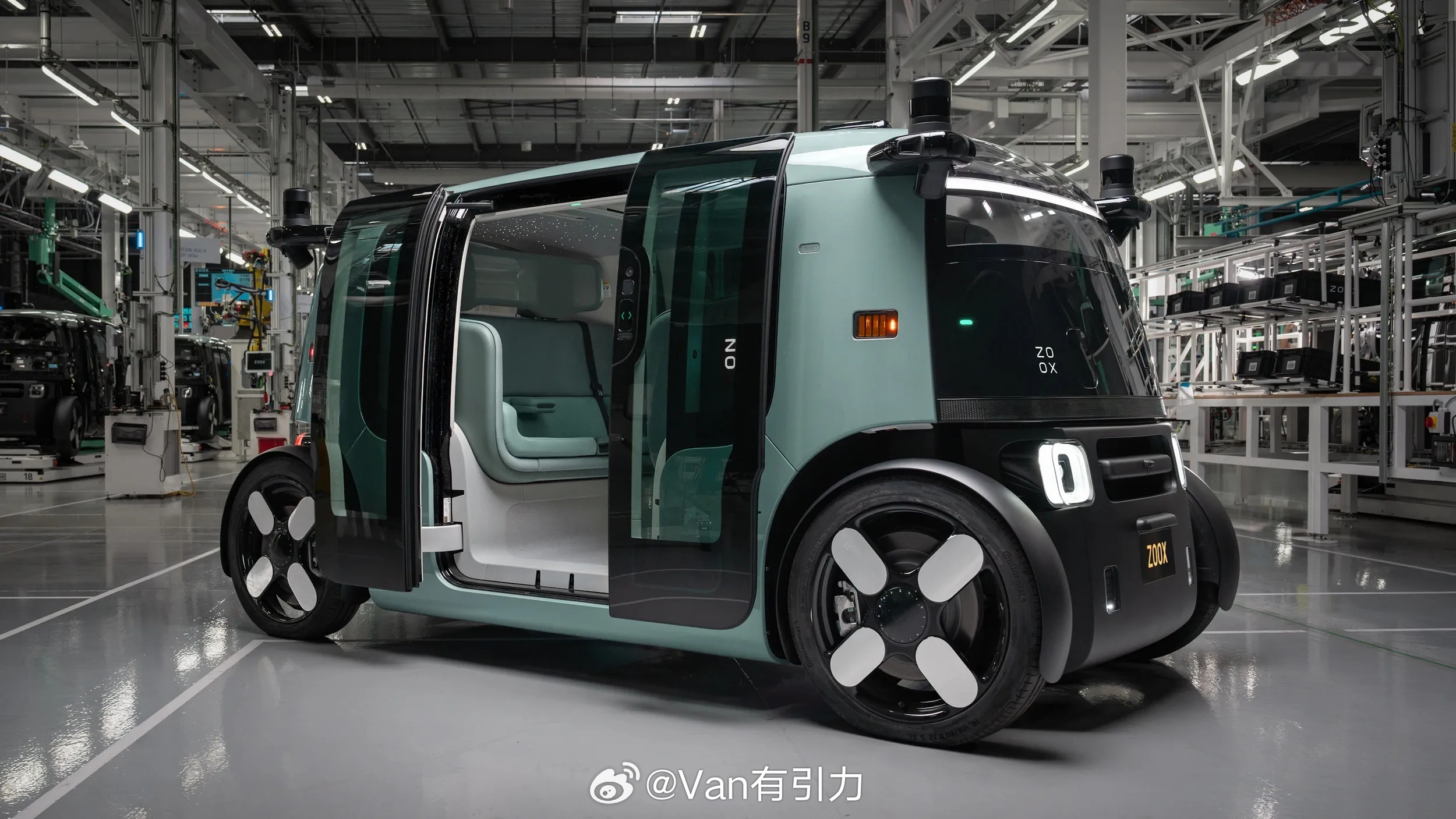 亚马逊旗下专注于无人驾驶出行服务品牌Zoox的全新robotaxi车型，将于今年