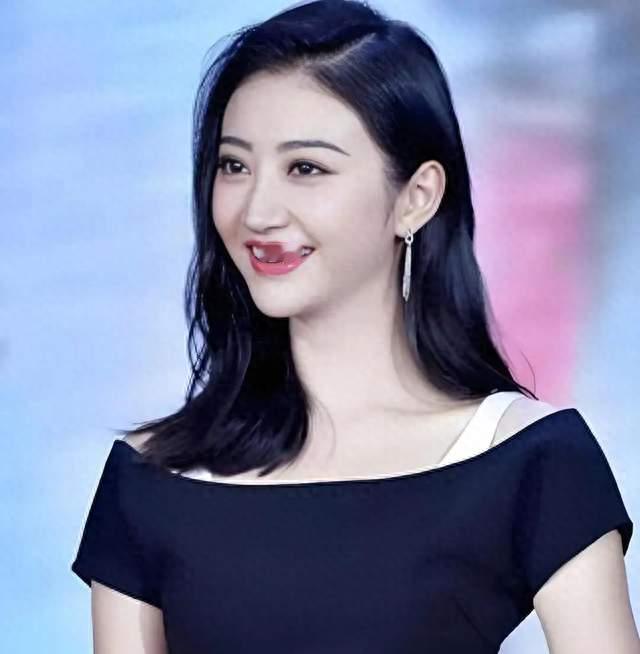 景甜的底牌，其实早就露过馅了
