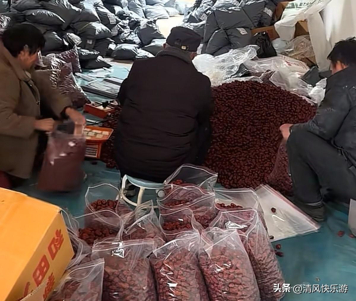 和昨晚我预测的一样。果不其然晚上又爆单了，一个人实在忙不过来了，为了不发货超时找