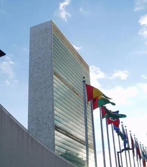 现在联合国存在的意义已经不大了

联合国存在是维护国际和平与安全保护人权的，但是