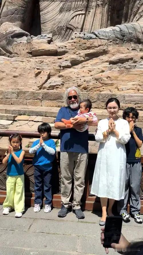 张纪中妻子杜星霖这次真的怒了！10月初张纪中为1岁女儿“小龙珠”庆生视频引发网络