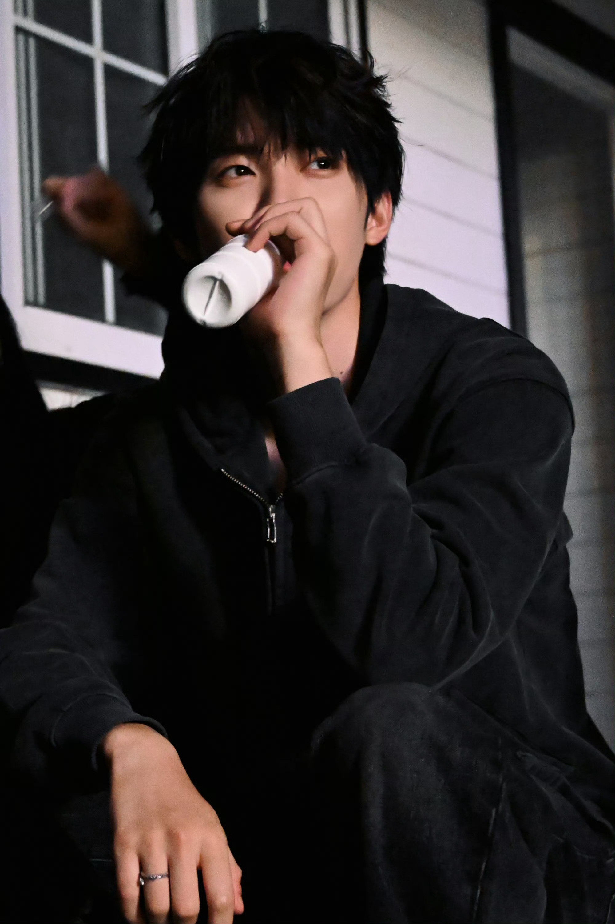 原来一瓶ad钙奶就可以把周翊然哄好，这么好哄！ 