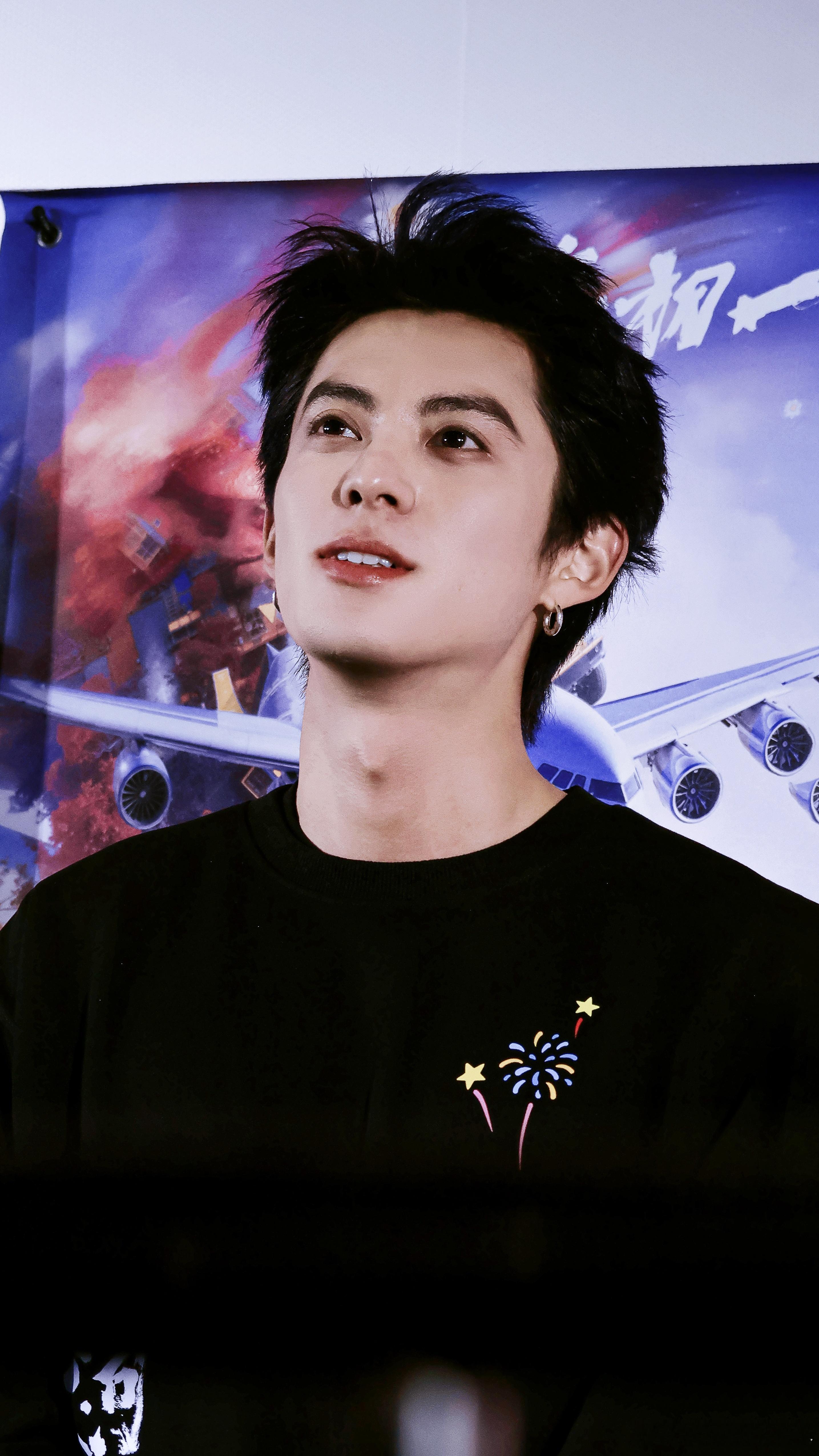 提问王鹤棣有没有怀疑小萌其实是反派 王鹤棣对角色的理解真的好细腻，回应真诚又有想