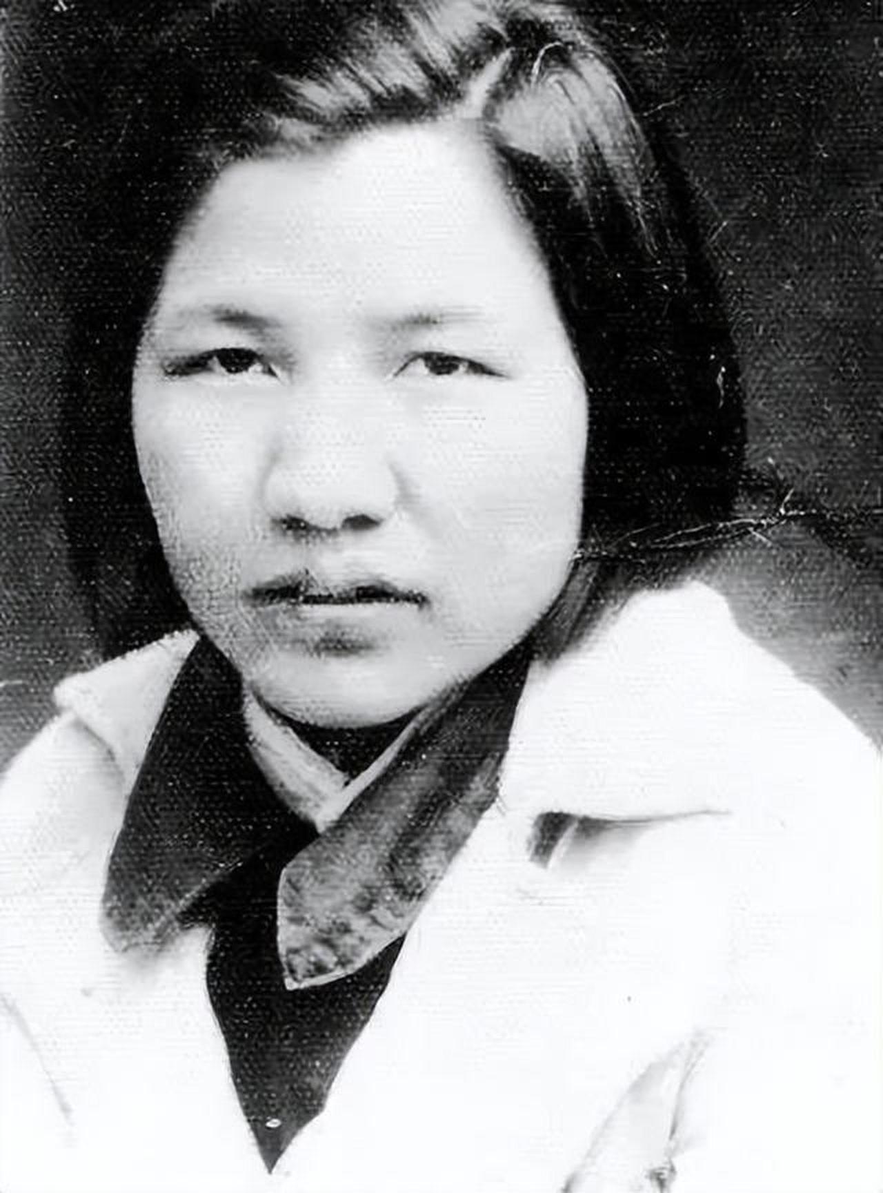 毛远志是湖南韶山人，是革命烈士毛泽民之女、毛泽东唯一的亲侄女。她童年历经牢狱、童