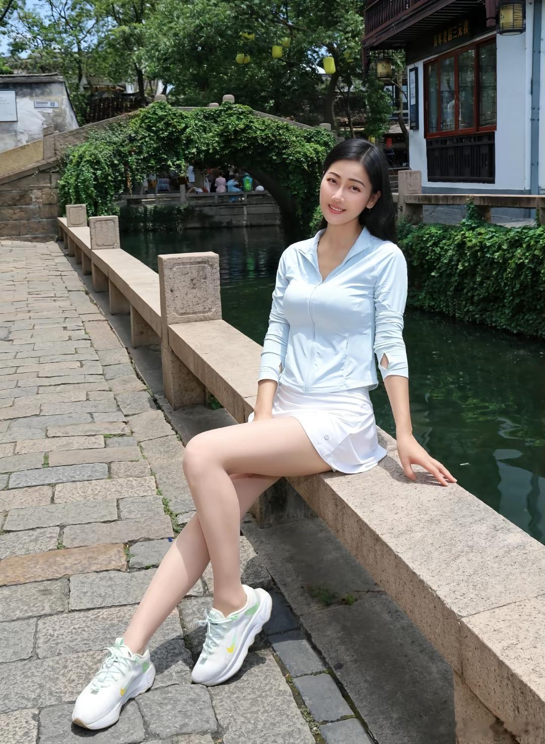 洋洋高锐～蝴蝶姑娘、吗◎谁的诗还在……飞“梦里不知身是客”“一晌贪欢”◎谁的心还