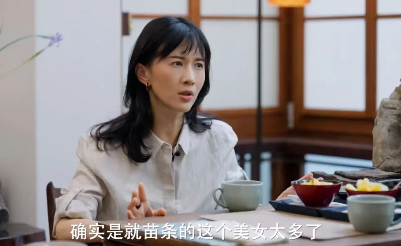 【#Papi酱称不刻意节食一天只吃两餐#】#Papi酱自曝曾因尝试21天减肥法患