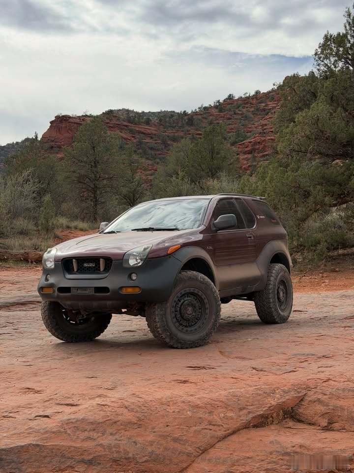 帕杰罗  Isuzu Vehicross铁金刚，限量6000台，Pajero E