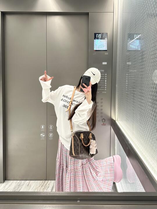简单上课穿搭