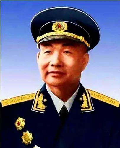 萧劲光十二兵团含三位军长一位上将两位中将，为何建成一年后就被撤销？
1950年4