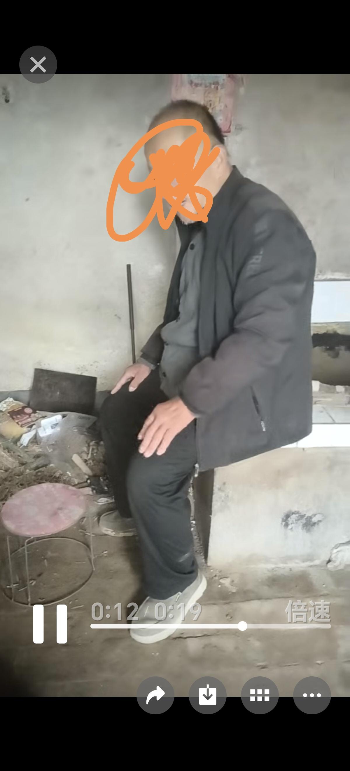 俺这个爹今天又发脾气了。冬天来了，给他收拾收拾下锅灶，好烧炕啊。那屋里脏的下不去