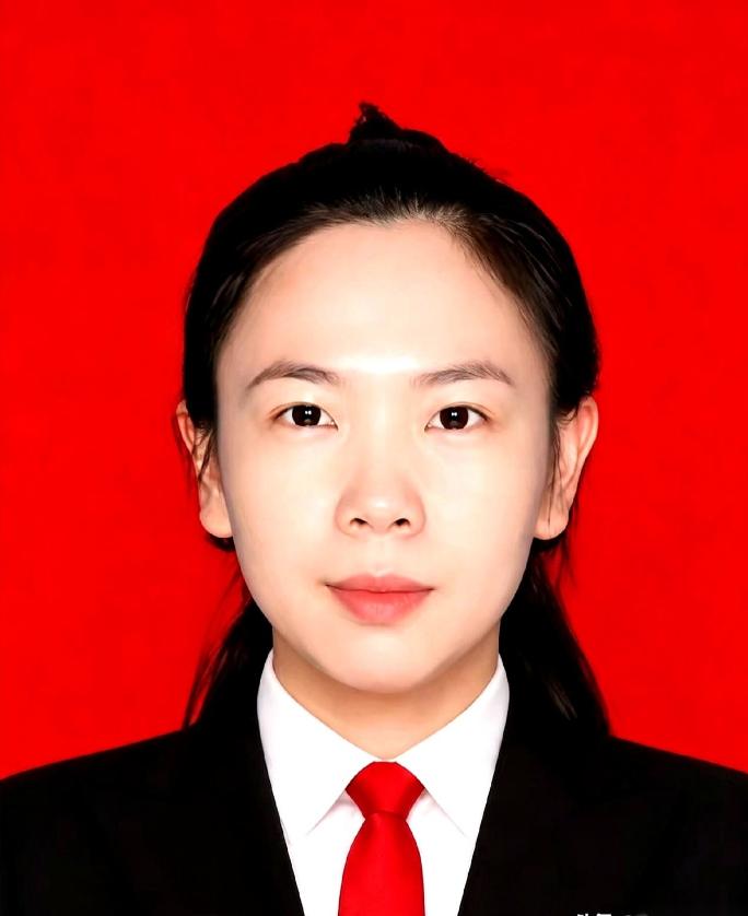 最近，广西钦州91年出生的妹子刘霞冰，登上了一个全国榜单。她出圈的理由极具反差感