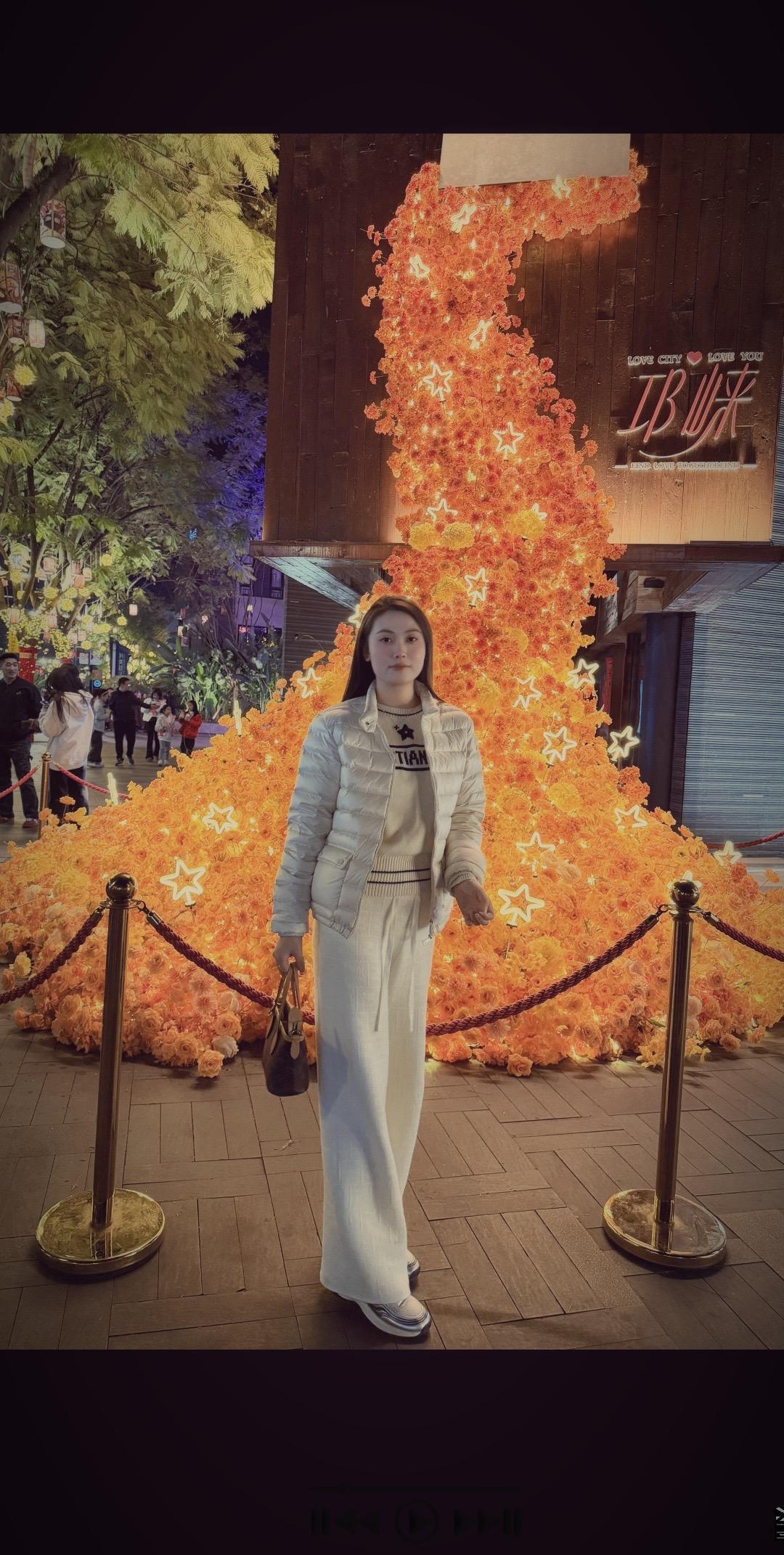 又不是第一次这么失望了 我也早就能熟练的把哑口无言装的很理智