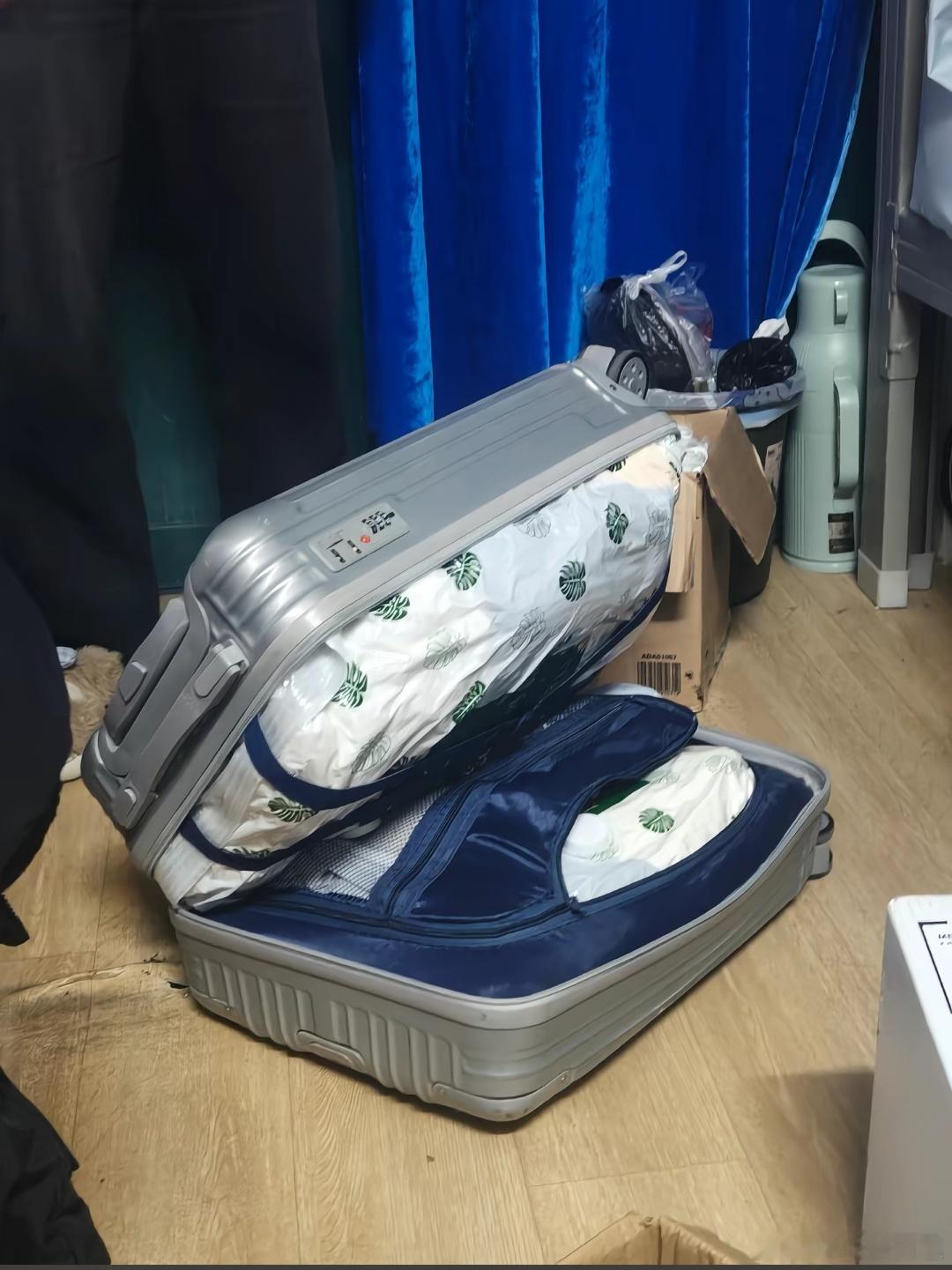 压力大的可以来看看我舍友的行李箱生活笑料撞满怀我的幽默灵感片场