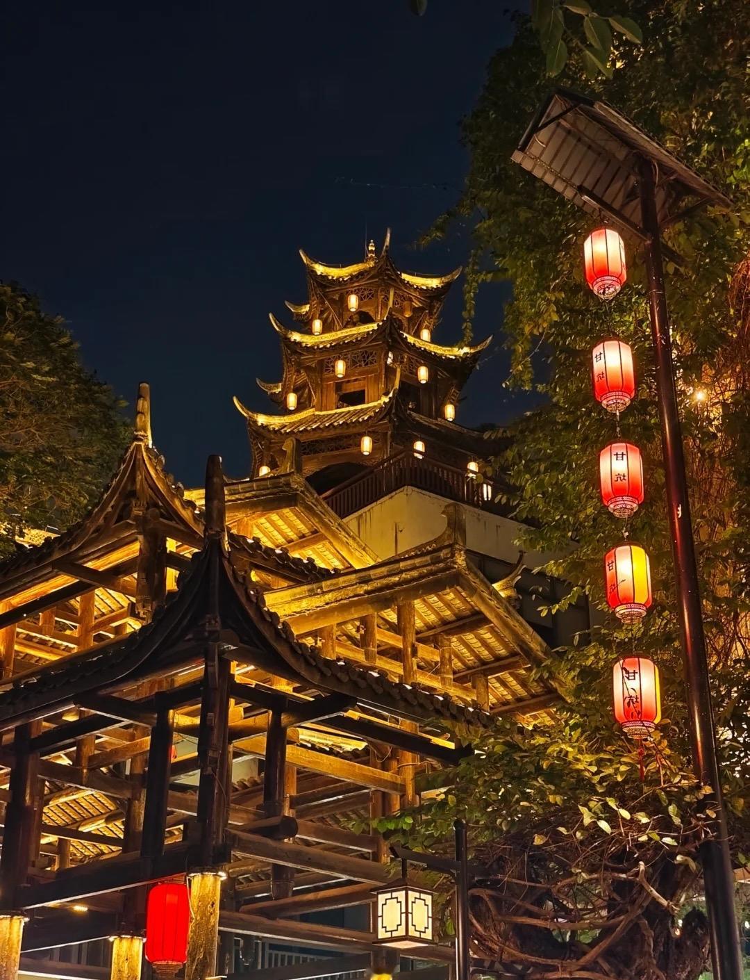 张晓磊的爆款文章：人这一生，总是放弃很多东西，包括我，也包括你……。

在这个纷