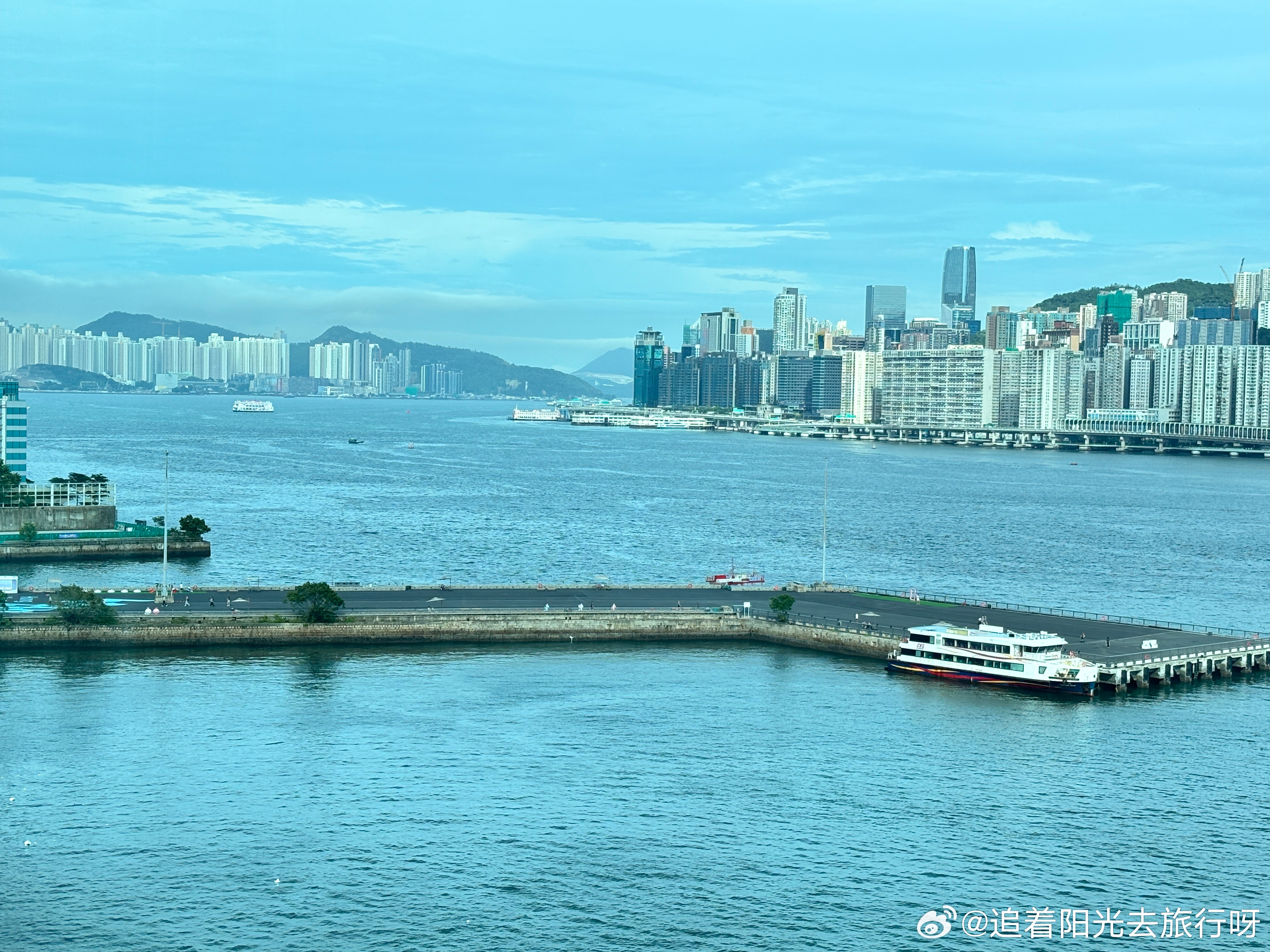 发现朋友圈没人晒旅游照了朋友圈现在晒旅游照的人少之又少，多数都私下发了吧。我家小