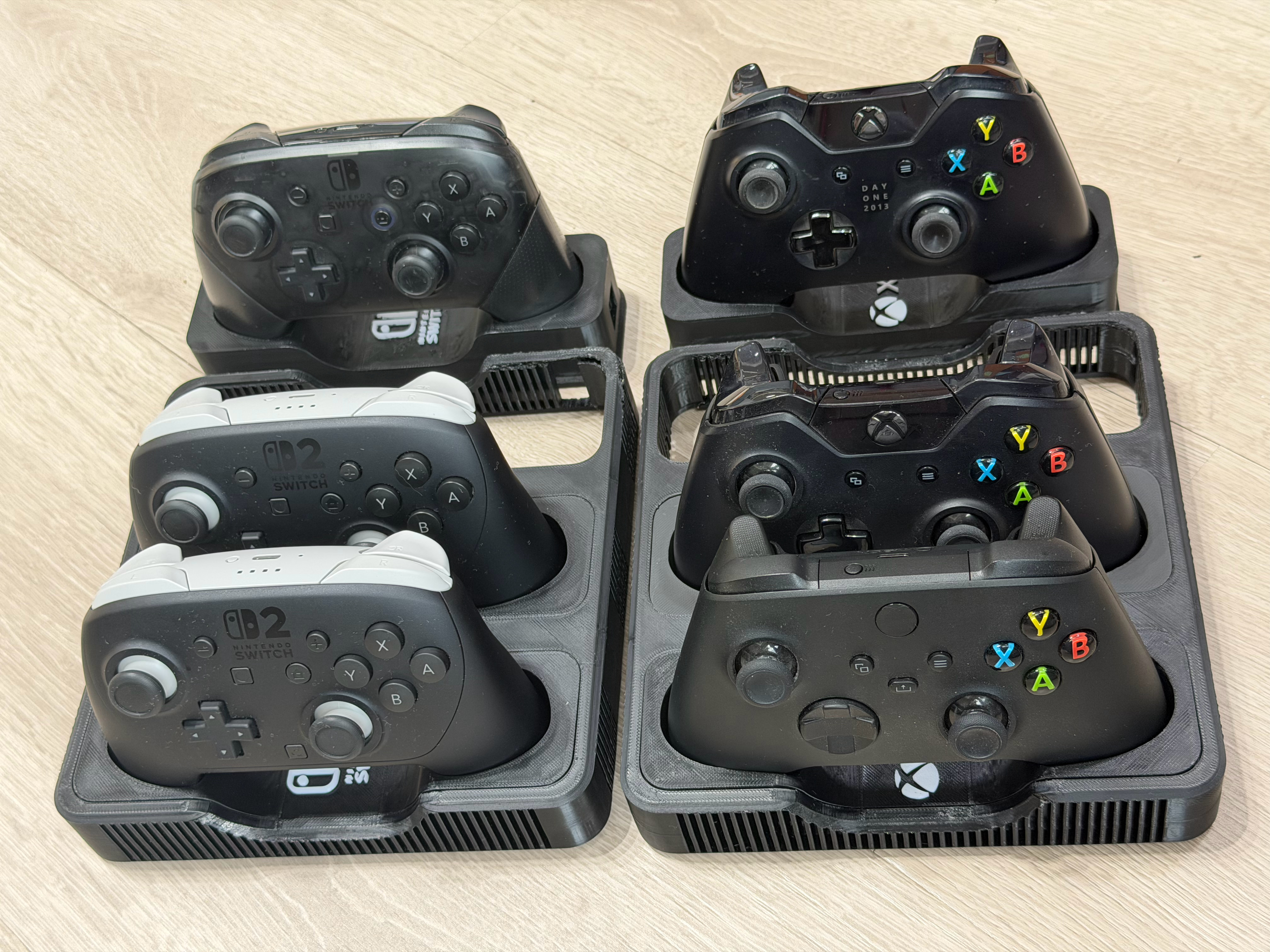 从makerworld全球站上找到一个最完美的模块化手柄支架，支持全系列主机手柄