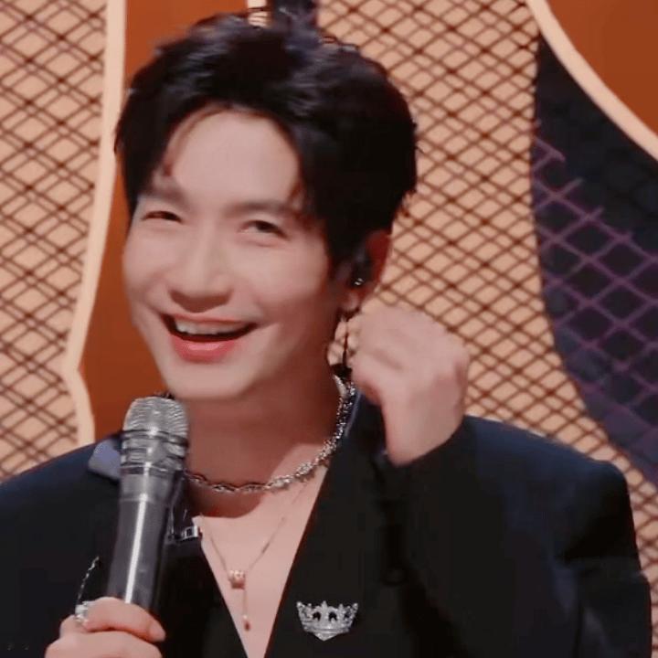 陈楚生 王栎鑫
今晚将合体长春音乐节
这边28度刚下过雨很凉爽哦
非常适合生哥里