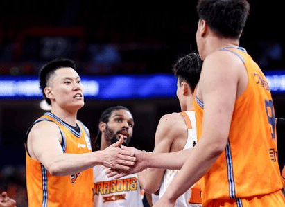 李弘权：夏天卢伟指导比较重视我，让我从不足的地方多练