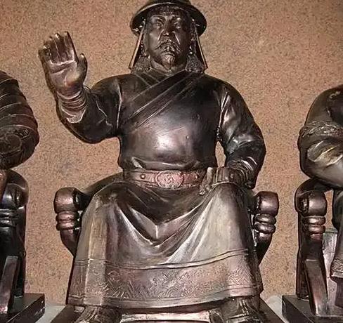哈萨克斯坦将术赤列为国家正史里太祖，也不难理解，毕竟术赤墓就在哈萨克斯坦境内，由