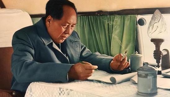 在毛主席的晚年生活中，有一位护士长陪伴了毛主席将近21年，这么多年，两个人相处的