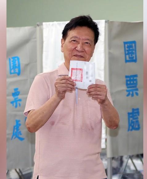 赵少康亮票案一审宣判　拘役55天缓刑2年

中广前董事长赵少康被控于去年大罢免投