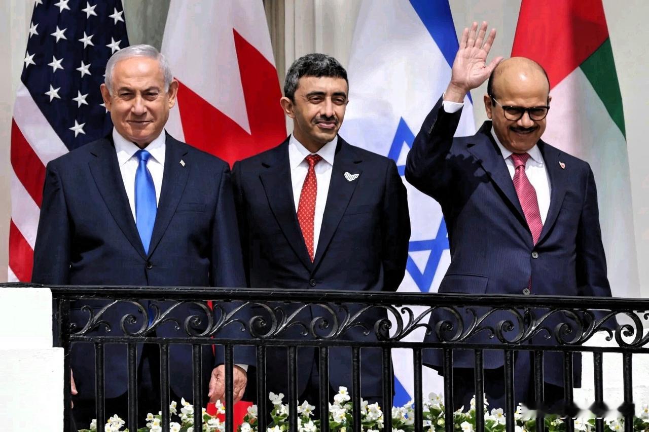 据周日援引以色列和美国官员的消息报道，在两伊战争初期，以色列向阿联酋提供了一套“