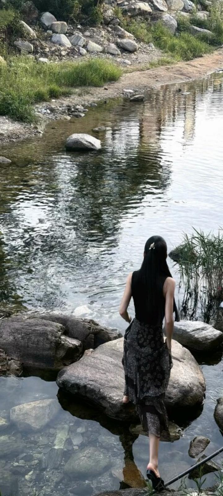 晒图笔记大赛风很温柔，云很浪漫，人间很值得。我们不用追赶任何人的脚步，也不用迎合