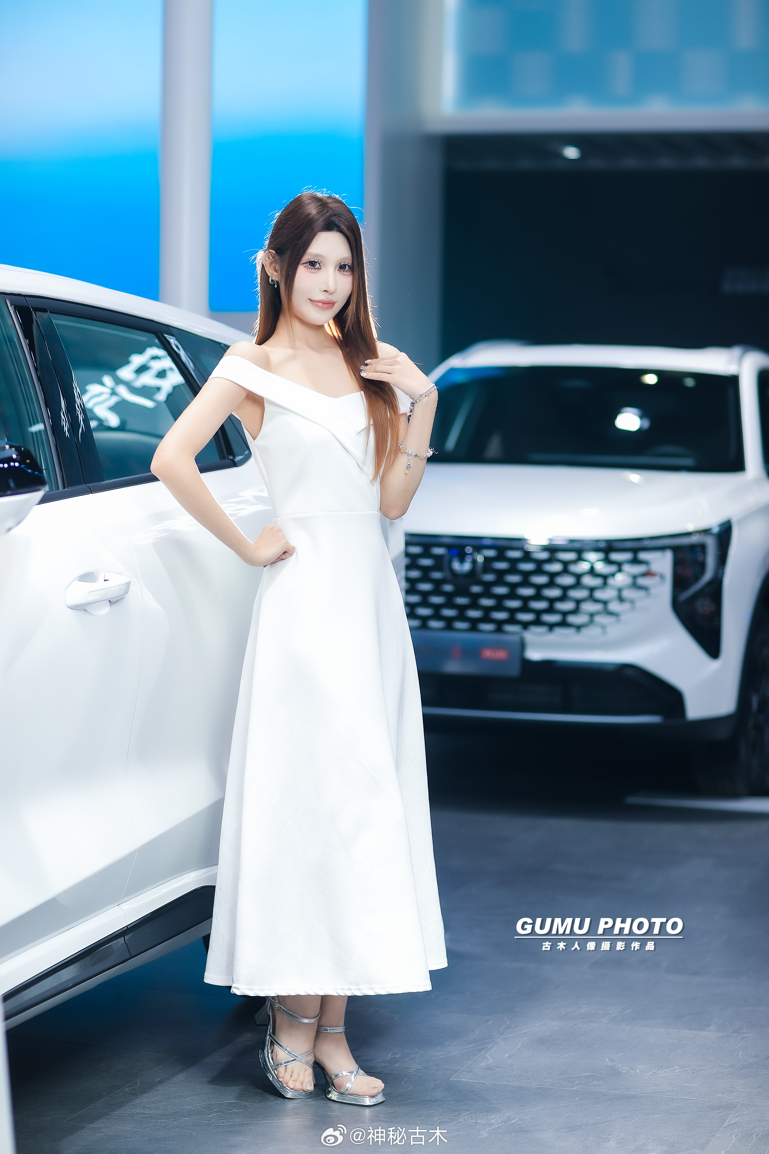 2025重庆汽车消费节长安汽车展台模特小姐姐 2025重庆汽车消费节 