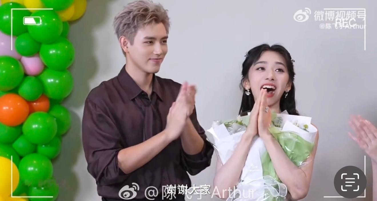 陈飞宇 神厨小阿瑟我们献鱼简直绝了，在放饭这件事情上可以说是源源不断。尤其是陈飞