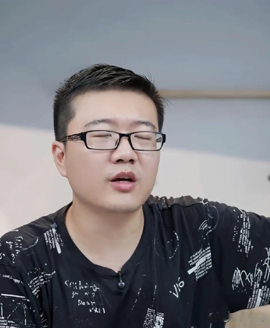 看了莱维的直播，也在为现在年轻选手总是打不出来的情况担忧😔

莱维在直播中说到