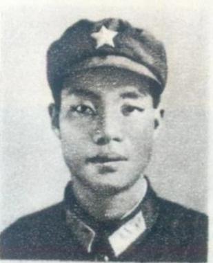 黄吴荣（1957年－），广东汕头潮阳人，对越自卫反击战一级战斗英雄。1976年2
