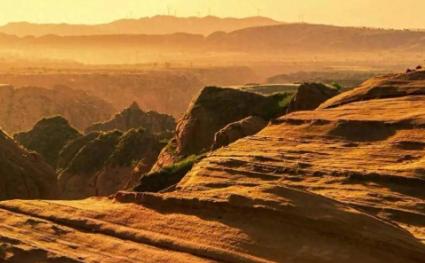 别再只盯着石油稀土！中国真正压舱石是厚达百米的黄土层，藏着万年文明密码与民族复兴