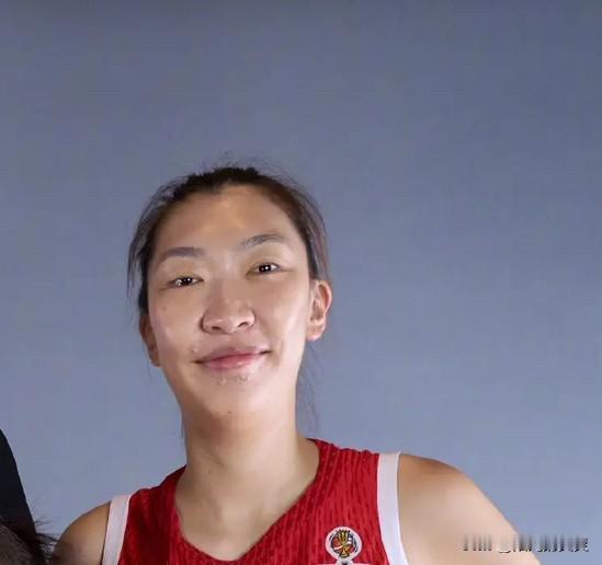 今天晚上中国女篮面对的意大利这支队伍，有哪些特点要提防？
意大利是欧锦赛季军，整