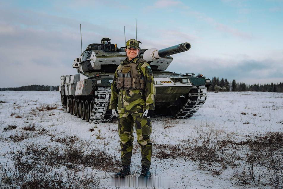 在刚过去的冬天，瑞典王储维多利亚公主参与了陆军的训练，这也是她军事方面补课的一部