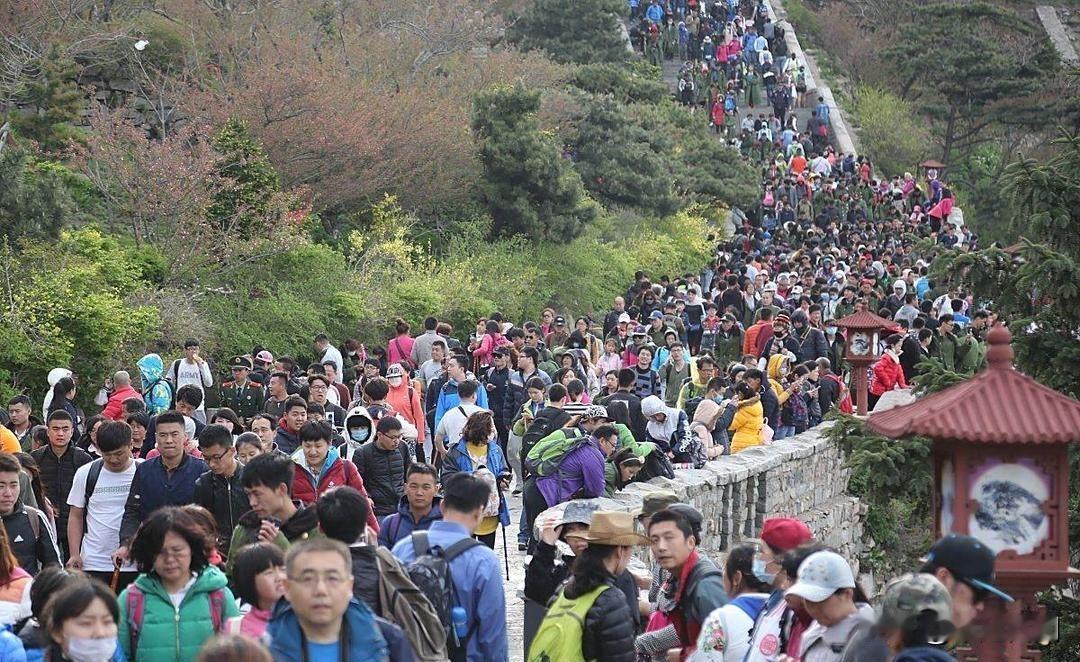 每一个长假结束都会有很多发誓声音，再也不长假出行了，但一到长假又纷纷涌入远行的人