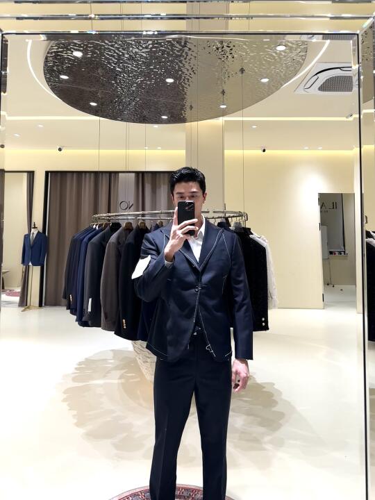 185cm 87kg 穿西装的样子