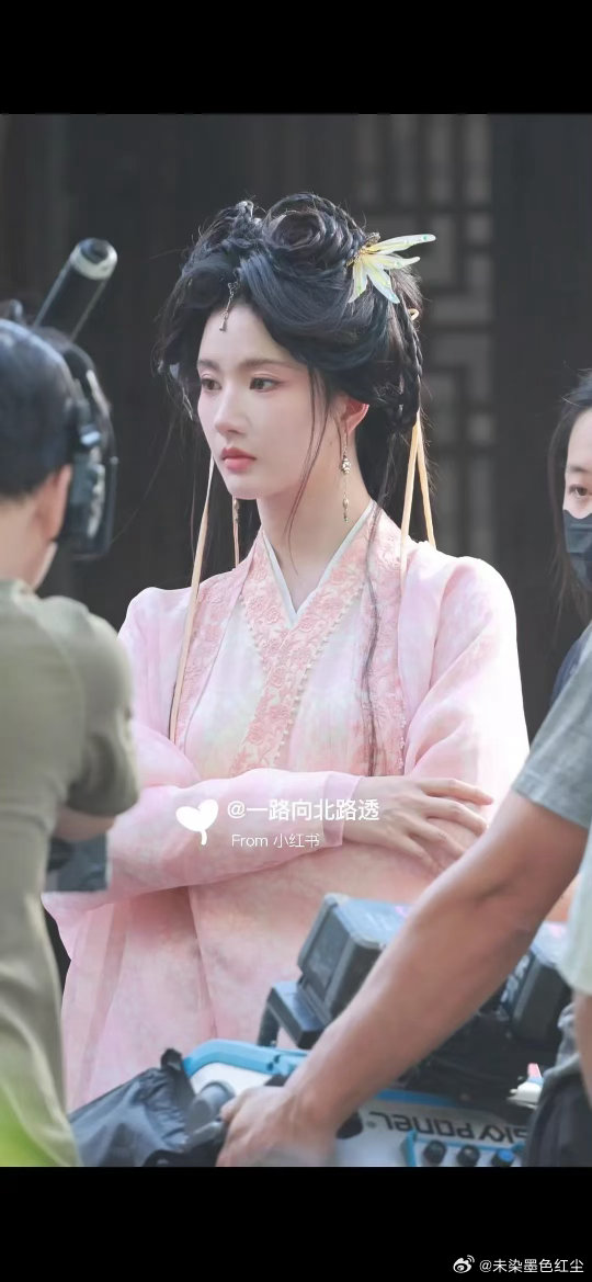 刘些宁百妖谱路透，演的谁这是哪个角色啊我很好奇，老四这妆造🤔 ​​​